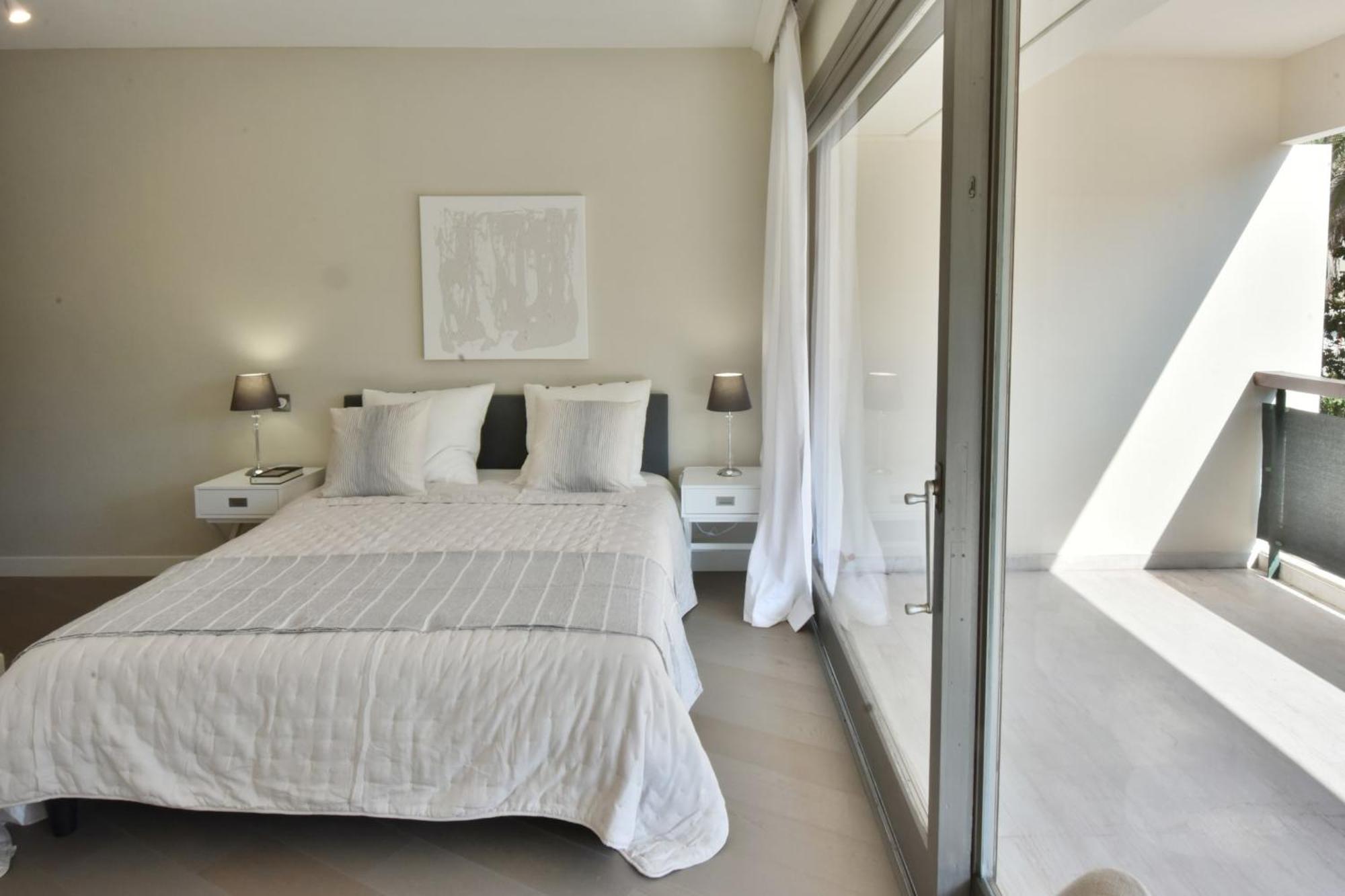 Cannes - 2-Br Flat 15-Min Walk To The Beaches ภายนอก รูปภาพ
